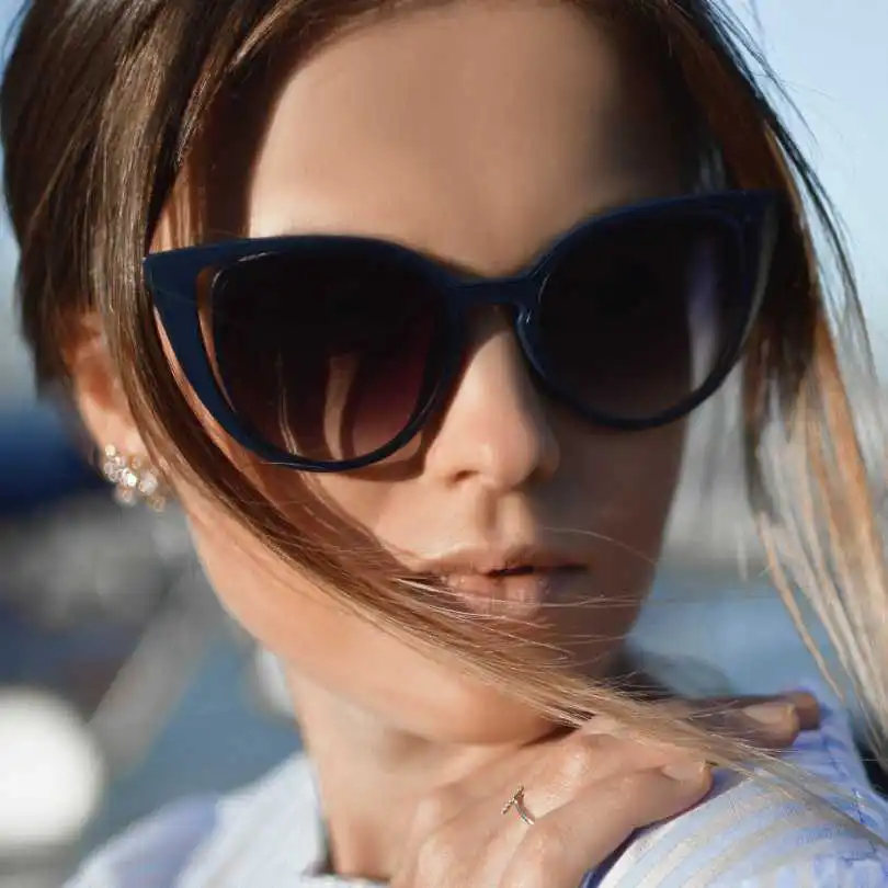 Woman's Glasses
